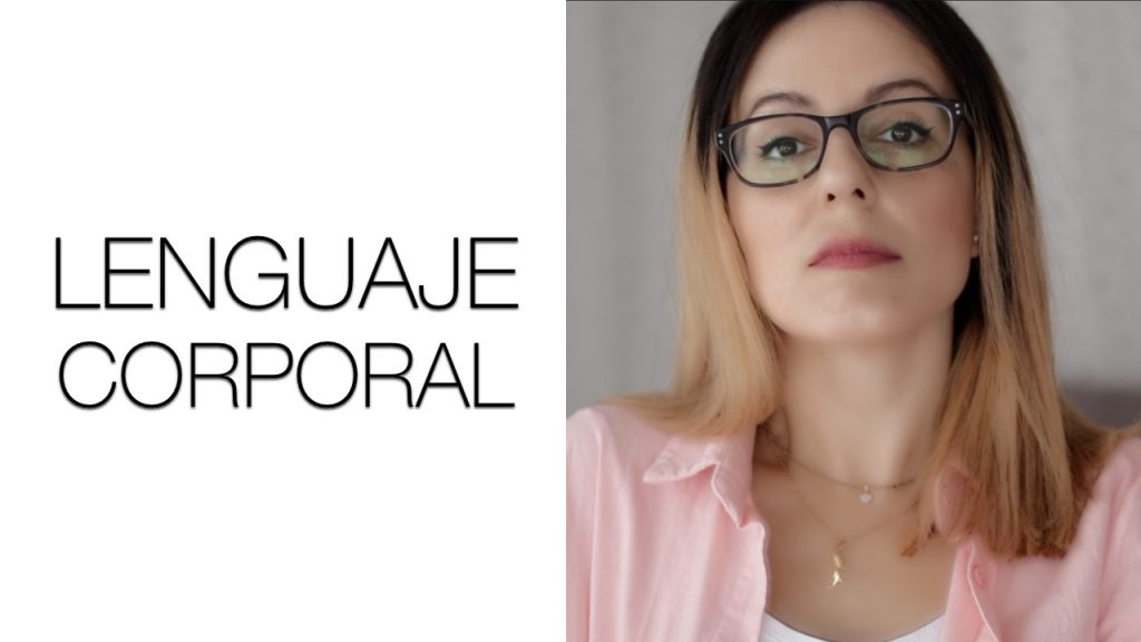 miniatura 070818 inclinar la cabeza hacia atras interpretacion del lenguaje corporal